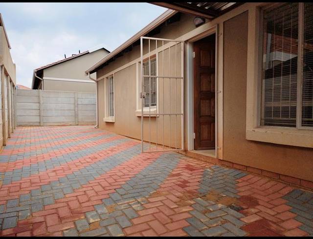 3 BEDROOM HOUSE FOR SALE IN ALBERTSDAL